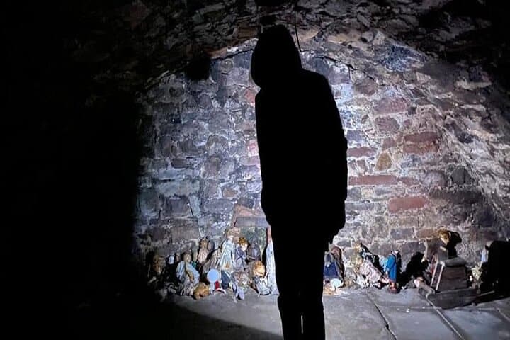 Edinburgh Underground Ghost Tour: Old Town Vaults & Greyfriars Walk photo 6