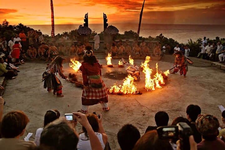Uluwatu Temple & Kecak Dance: Skip-the-Line Sunset Ticket photo 2