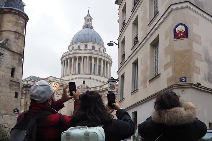 Space Invaders Hunt and Street-Art Walk in Paris: A Family-Friendly Urban Scavenger Tour photo 2