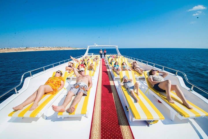 Hurghada Elite VIP Red Sea Cruise with Snorkeling and Seafood Buffet photo 4