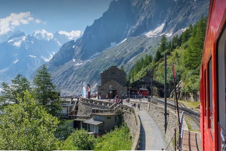 Geneva to Mont Blanc: A Day on Aiguille du Midi and Mer de Glace photo 3