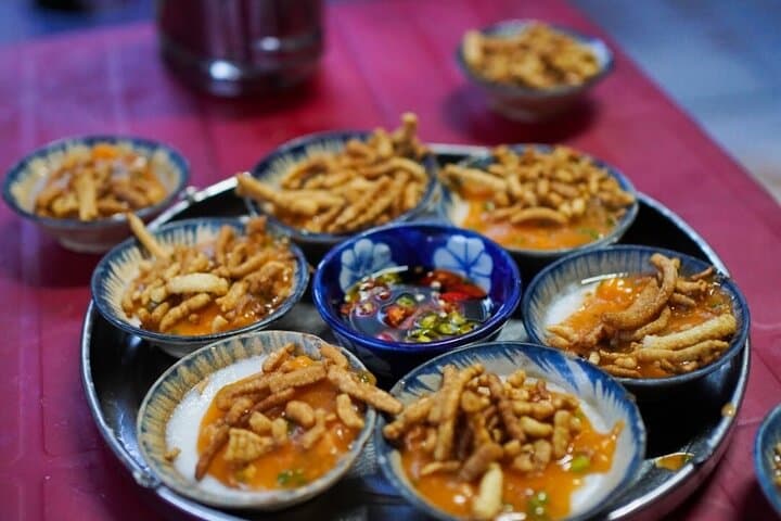 Hoi An Hidden Food Adventure: Evening Walking Tour & Lantern River Stroll photo 4