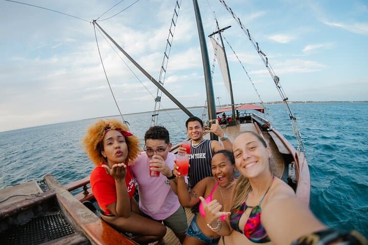 Jolly Pirate Sunset Grub & Grog: Aruba Dinner Sail with DJ, Rope Swing and Open Bar photo 3