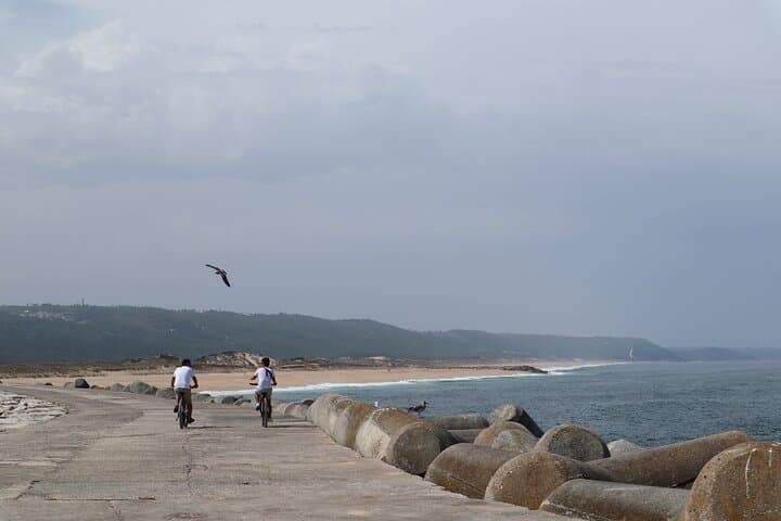 Explore Nazaré by E‑Bike: 4‑Hour Coastal Ride with Bosch Assist
