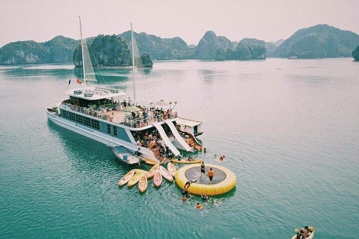 Luxury Halong Bay Day Tour: Expressway Transfer, Cave Visit & Kayak photo 2
