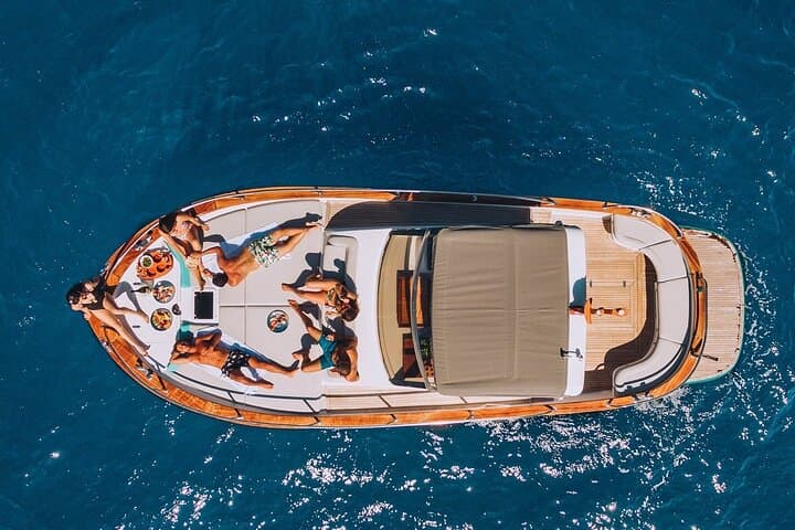 Private VIP Boat Tour of Capri: Blue Grotto, Faraglioni & Snorkel photo 6