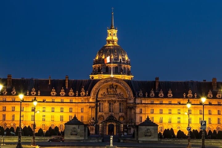 Private Paris Night Sightseeing Tour — Illuminated Monuments & Seine Views photo 5