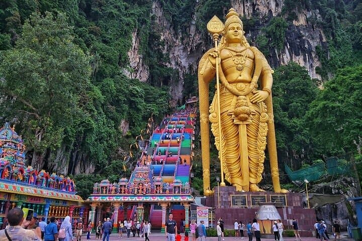 Batu Caves Half-Day: Royal Selangor, Batik & Murugan Steps