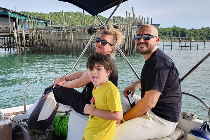 Exploring Pulau Ubin’s Kelong Life: A Three-Hour Boat Tour from Singapore