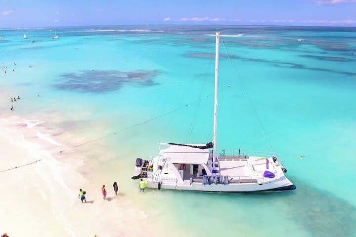 Bavaro Catamaran Cruise: Sail, Snorkel & Party in Punta Cana