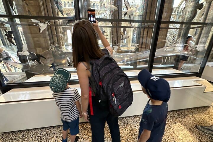 Kid-Friendly Natural History Museum & Dinosaur Highlights Private Tour London photo 6