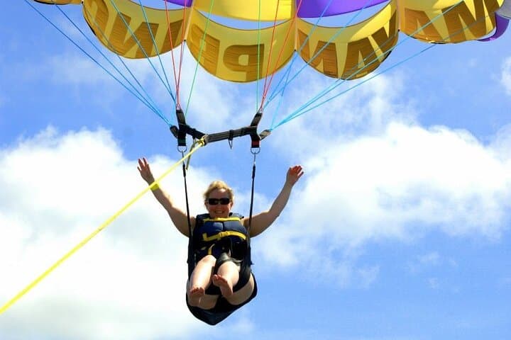 Soar Above Roatán: Private Parasail Flight Over the Bay Islands photo 5