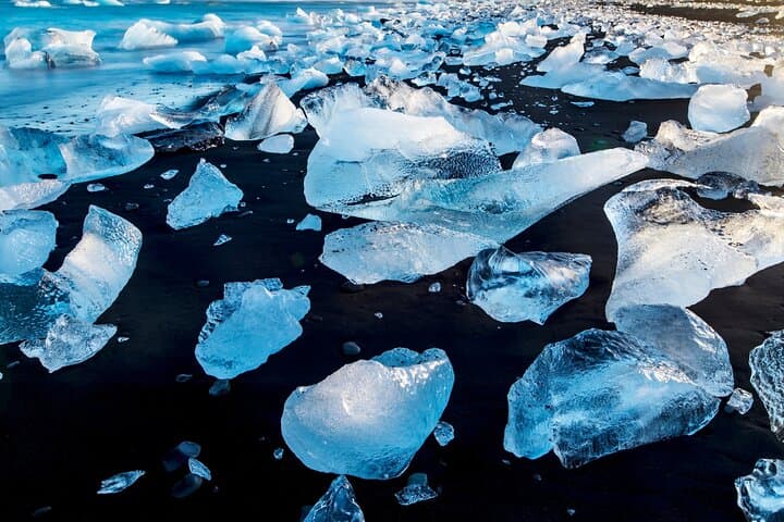 Diamond Beach & Jökulsárlón: Guided Day Tour to Floating Ice and Black Sand photo 4