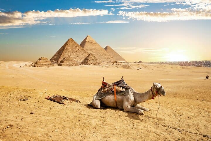 Camel Ride at Giza Pyramids: Sunrise and Sunset Tours