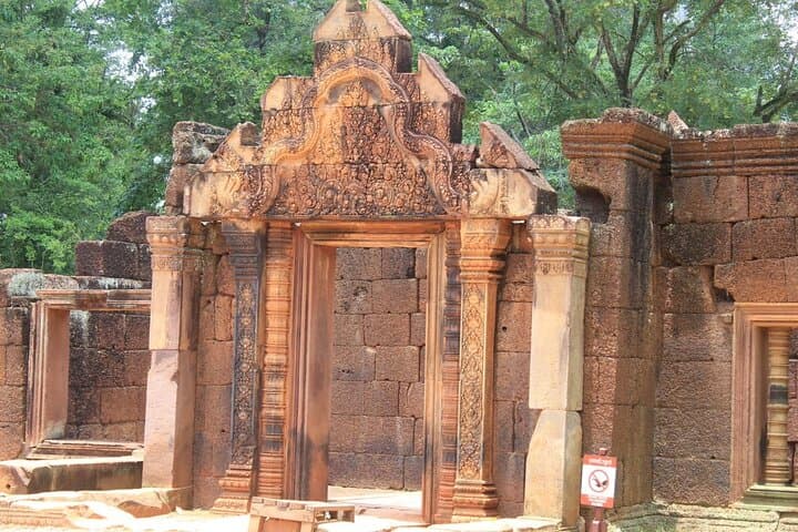 Private Banteay Srei & 4-Temples Guided Tour from Siem Reap photo 3