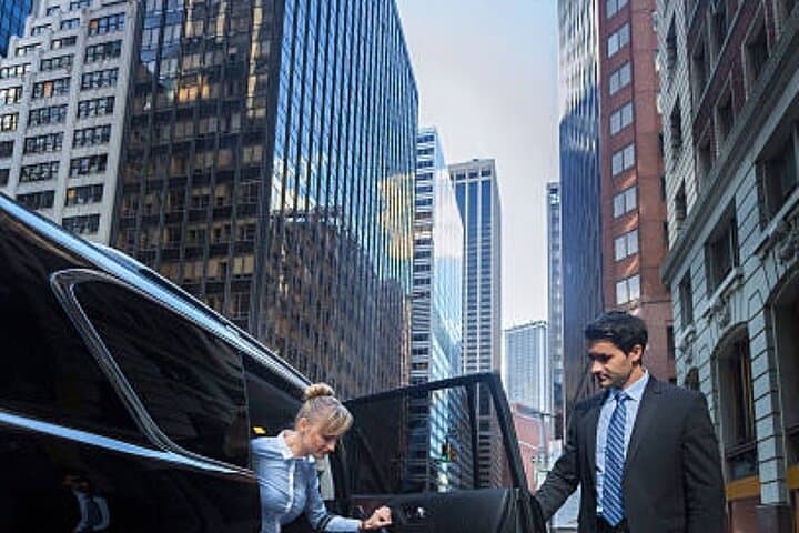 San Francisco Luxury Airport Transfer: Private Chauffeur and Seamless Airport Rides photo 3