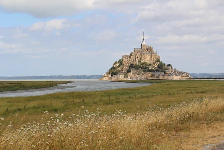 Private D-Day Omaha Beach & Mont‑Saint‑Michel Day Trip from CDG with Champagne photo 4