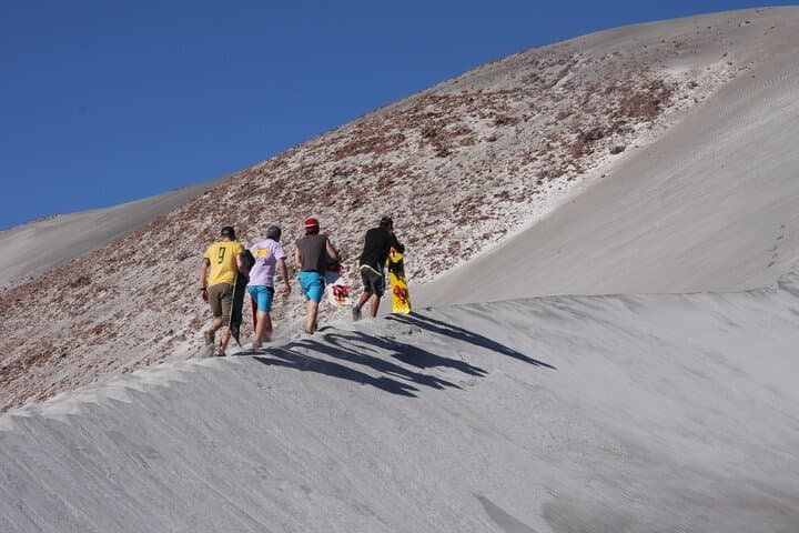Half-Day Sandboard Adventure in Arequipa: Dunes, 4x4 and Volcano Views