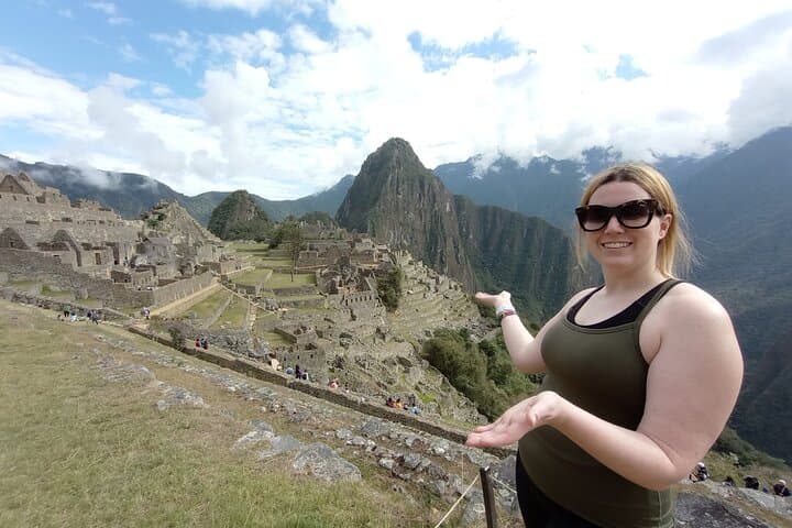 One-Day Machu Picchu by Vistadome Train: Luxury Day Trip from Cusco