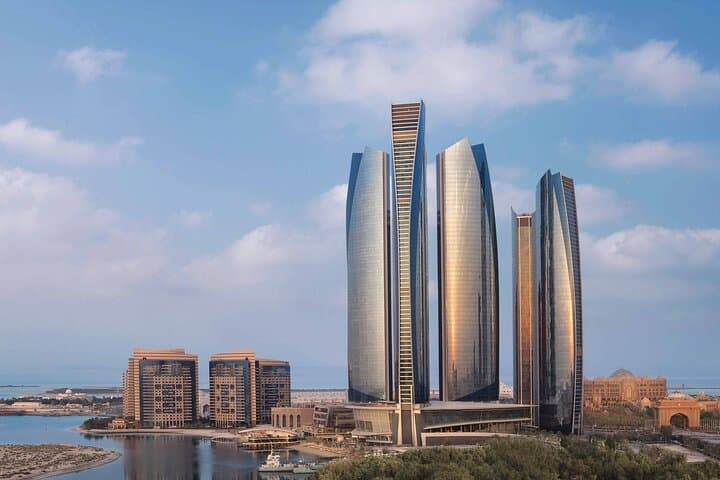 Abu Dhabi Private 4x4 Sightseeing Tour — Sheikh Zayed, Corniche & Yas Island photo 2