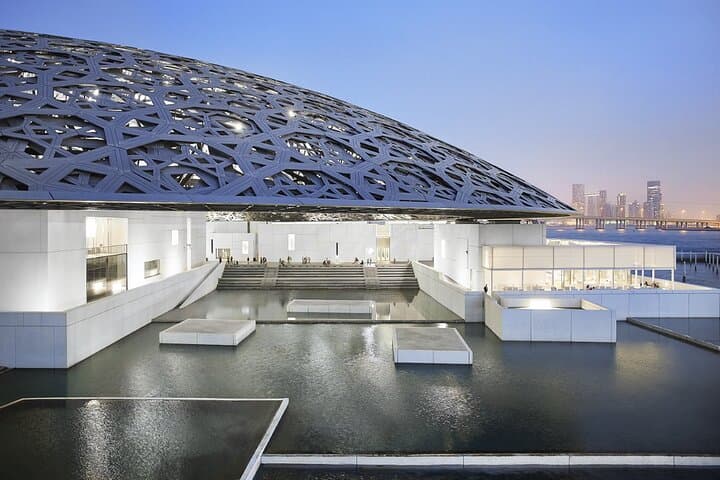 Abu Dhabi Private 4x4 Sightseeing Tour — Sheikh Zayed, Corniche & Yas Island photo 5