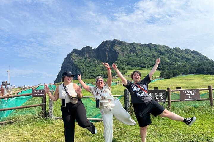 East Jeju UNESCO Full-Day Tour: Seongsan, Manjanggul & Haenyeo Culture photo 6
