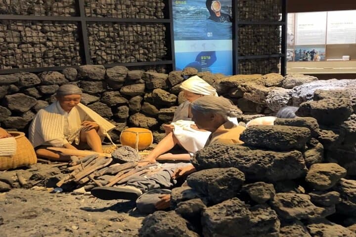 East Jeju UNESCO Full-Day Tour: Seongsan, Manjanggul & Haenyeo Culture photo 5
