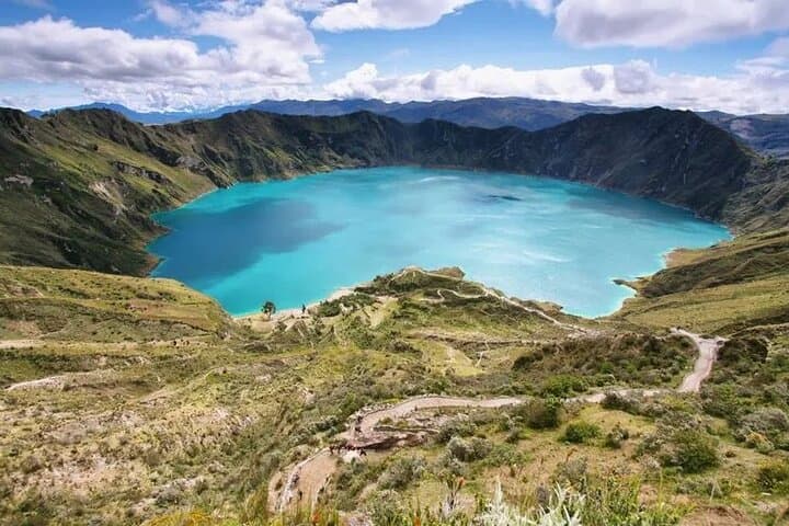 Ecuador Highlands Explorer: Quilotoa, Baños Biking & Cotopaxi
