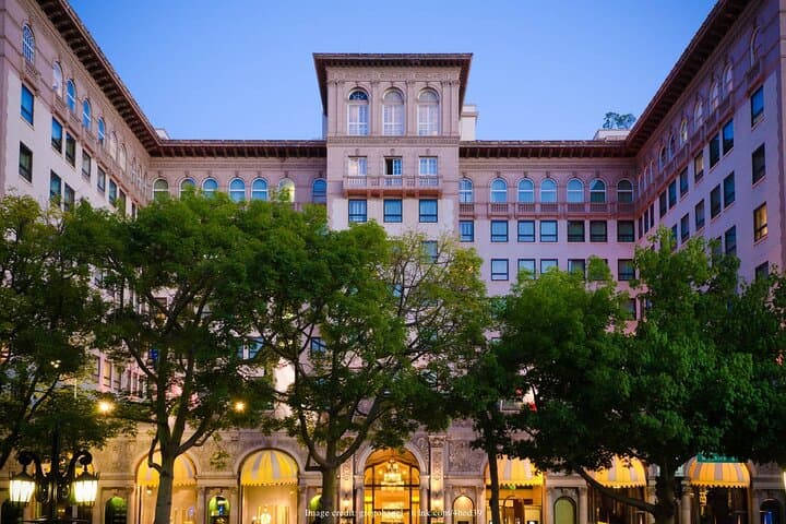 Private Beverly Hills & Rodeo Drive Walking Tour — 2-Hour Guided Stroll photo 2