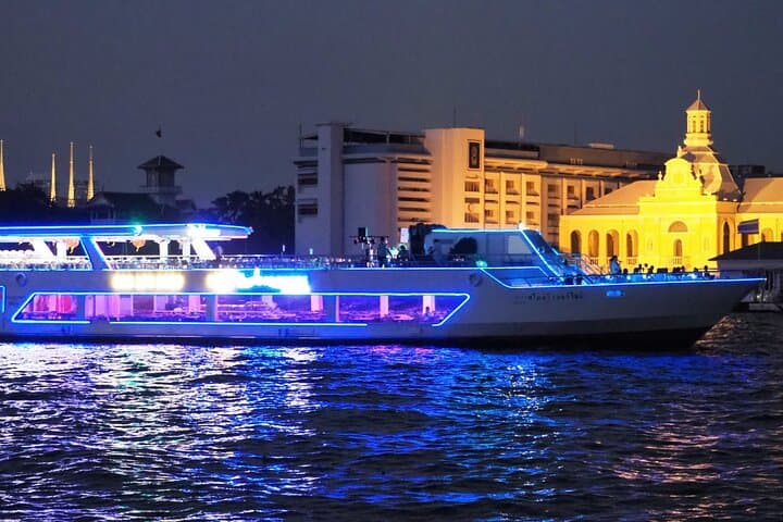 Bangkok Smile Dinner Cruise on the Chao Phraya — Night Dinner & Live Thai Performance