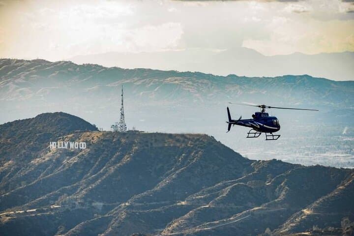 Sunset Helicopter Tour Over Los Angeles: 1-Hour Private Romantic Flight