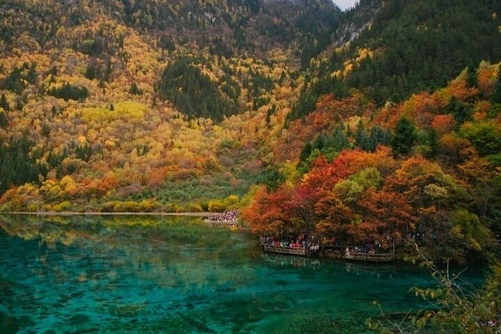 3-Day Jiuzhai Valley and Huanglong Private Tour: Lakes, Terraces & Tibetan Culture photo 3