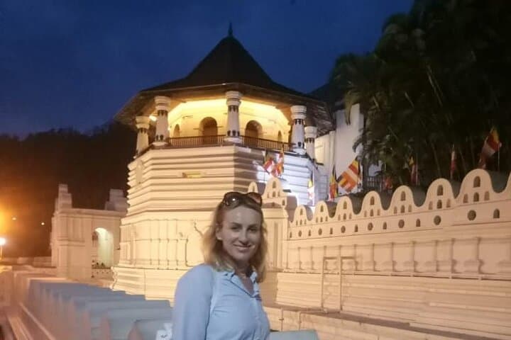 Kandy Day Tour from Colombo: Temple of the Tooth, Peradeniya Gardens & Tea Country photo 6