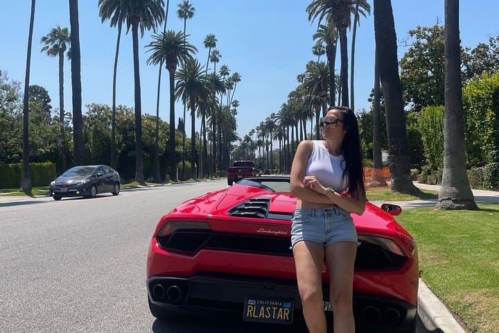 Drive a Lamborghini from Beverly Hills to Hollywood: Private 1-Hour Supercar Tour photo 3