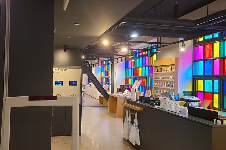 Seoul MMCA Guided Tour and Bukchon Food Walk: Art, Palaces & Authentic Korean Cuisine