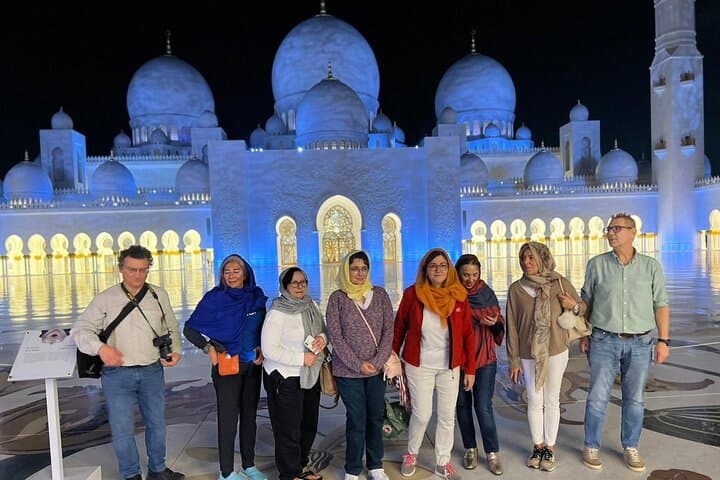 Abu Dhabi Stopover Tour: Private Airport Layover Highlights photo 6