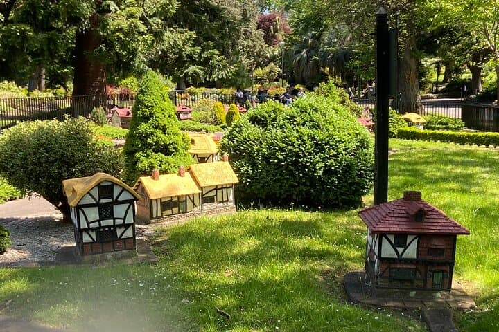 Fitzroy & Treasury Gardens Self‑Guided Walking Tour — Cook's Cottage, Conservatory & Hidden Garden Trails photo 2