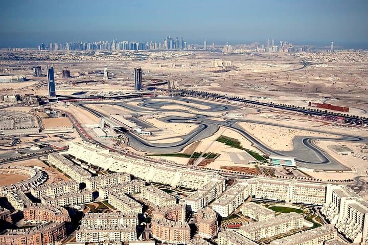 Hot Laps at Dubai Autodrome: Passenger Experience with a Professional Driver photo 2