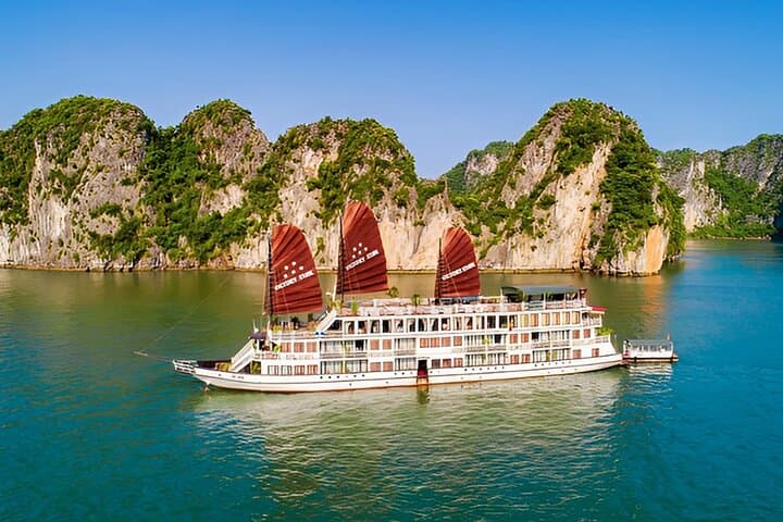 From Hanoi: 2-Day Arcady Boutique Cruise in Ha Long Bay
