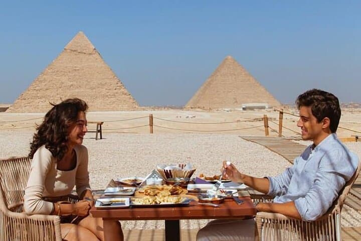 Two-Day Private Cairo Tour: Pyramids, Museum & Khan El-Khalili
