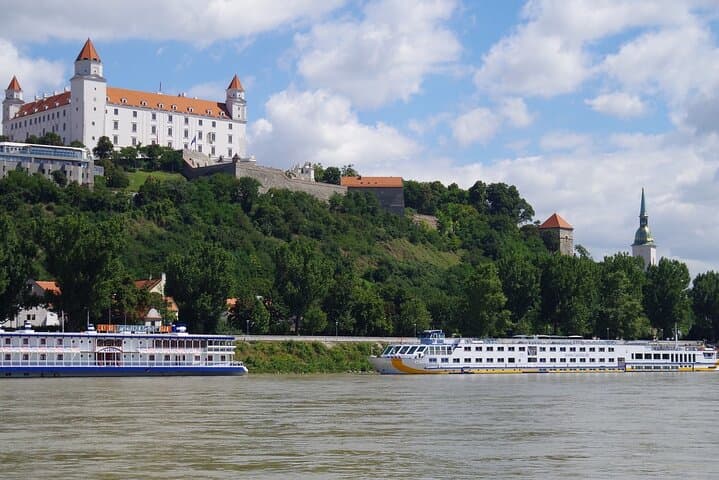 7-Day Prague Bratislava Budapest Bus Tour – Capitals Triangle Itinerary