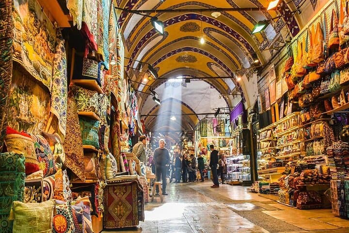 Shop Like a Local: Private 3-Hour Shopping Excursion in Luxor