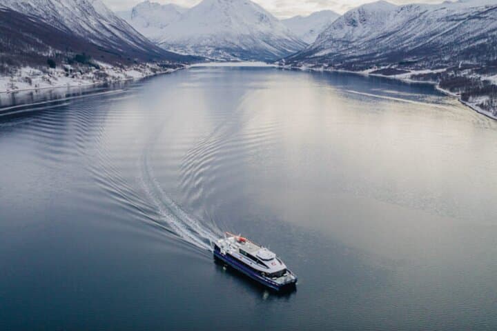 Tromsø Evening Catamaran: Northern Lights & Arctic Wilderness Cruise photo 6