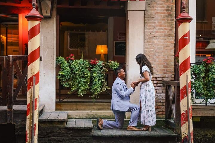 Venice Private Proposal Photo Shoot — Professional Photographer for Engagements
