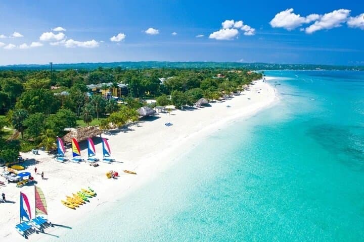 Experience Paradise: Negril's Iconic Beach and Cliff Diving Adventure photo 2