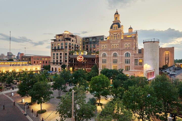Walking Tour in Marion, Texas