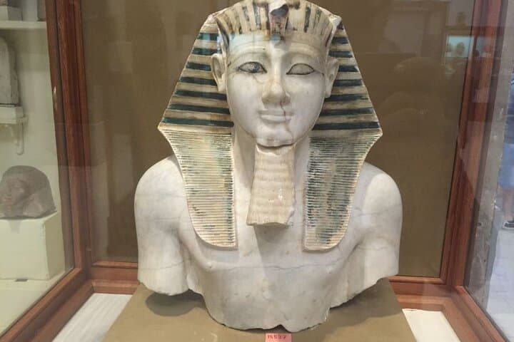 Cairo Day Trip from Hurghada: Pyramids, Sphinx & Egyptian Museum in One Day photo 4