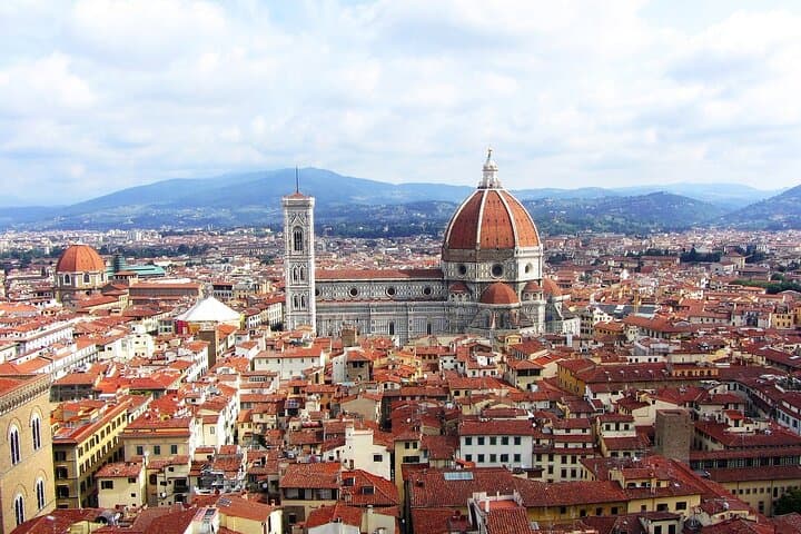 Florence to Zurich Private Transfer with 2-Hour Milan Duomo Stop photo 3