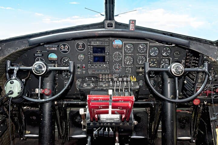 Private Flight Simulator and City Tour in Singapore photo 6