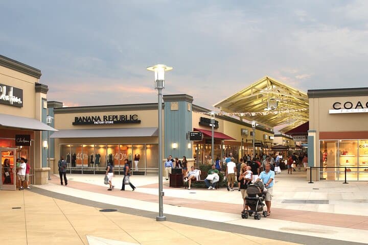 Private Cincinnati Premium Outlets Shopping Tour — Roundtrip from Cincinnati
